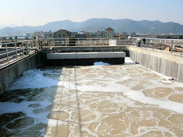 污水处理曝气池现场